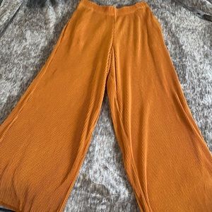 Uniqlo Ankle Wide Leg Pants